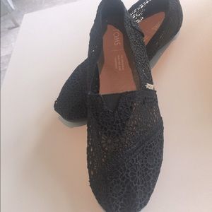 Slip on Lace 7.5 Toms